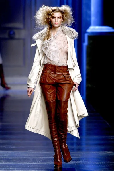 Look 2